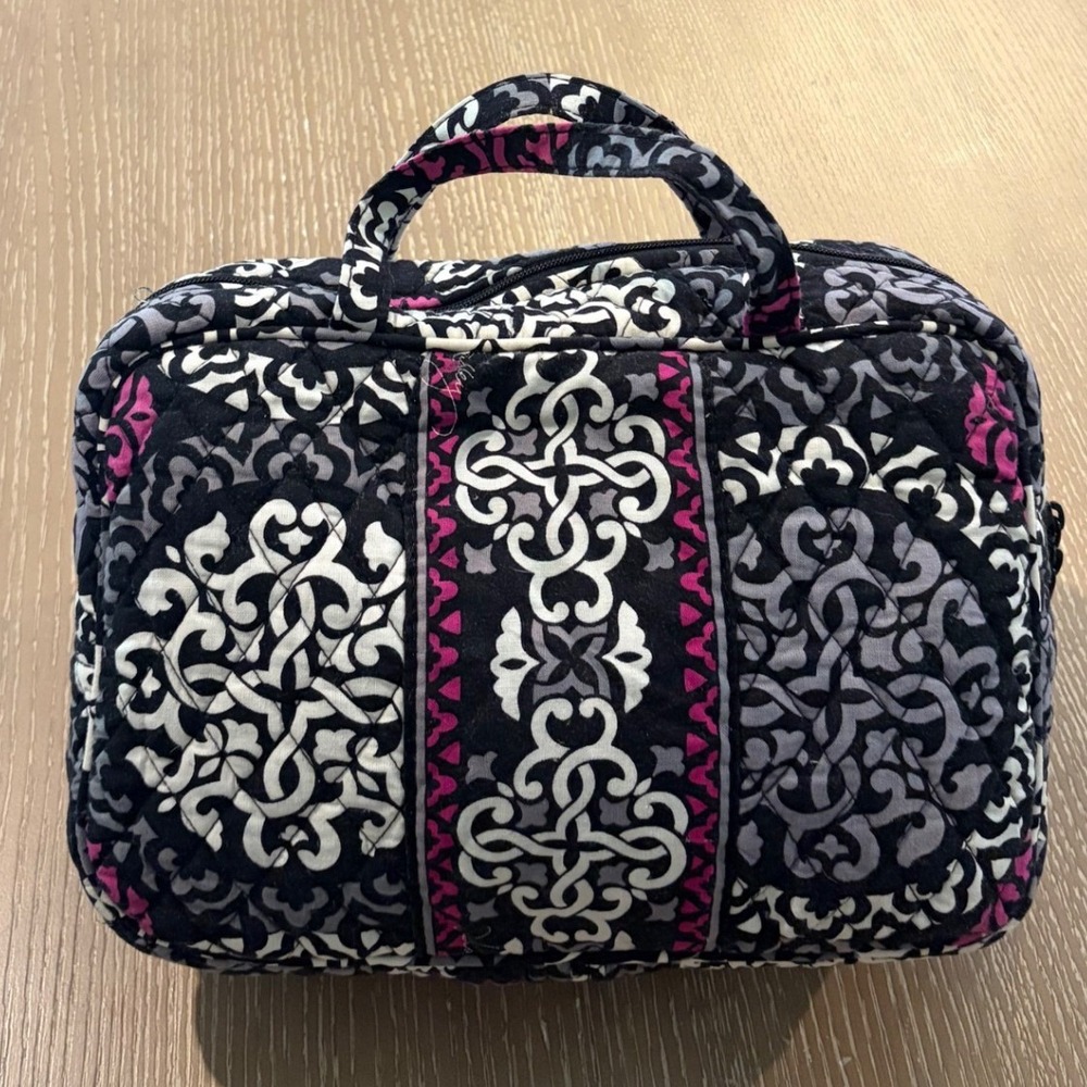 Vera Bradley Zippered Quilted Cosmetic Bag Tolietry Travel Makeup Organizer Case